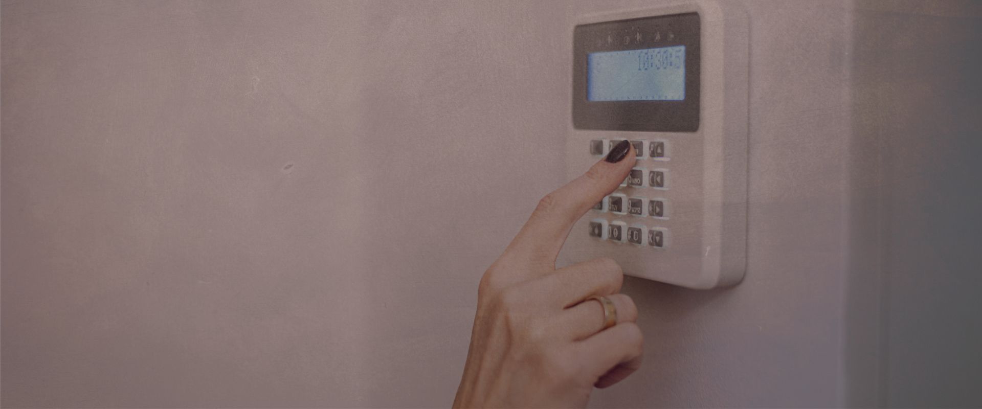 monitoramento de alarme em uma pequena empresa