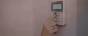 monitoramento de alarme em uma pequena empresa