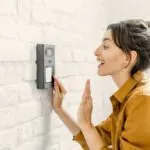 visitante de portaria remota em condomínio